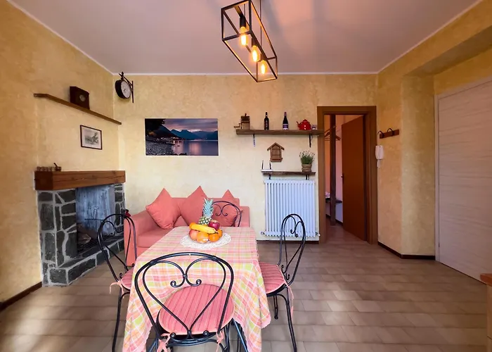 Try On With Balcony Apartment *