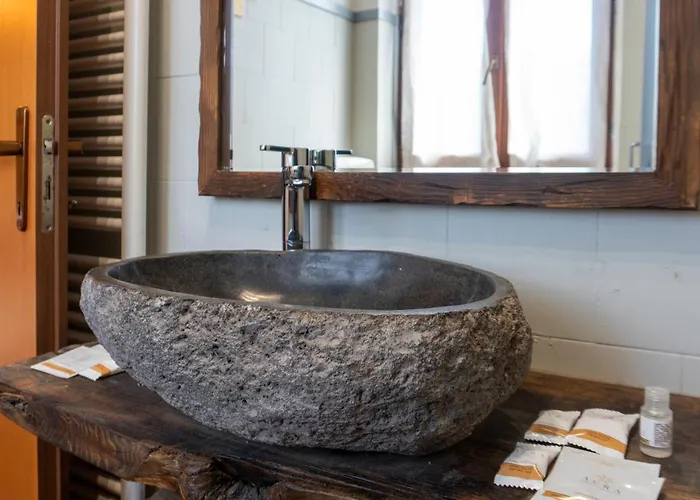 Try On With Balcony Apartment *